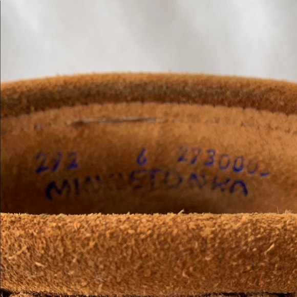 Minnetonka Moccasins Hi Top Brown Suede Braid & Fringe - Picture 9 of 11